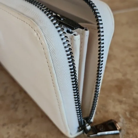 LONGCHAMP White Leather Wallet with Embossed Logo - Picture 15 of 16